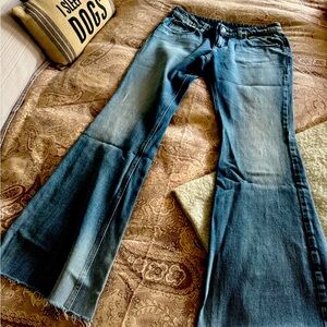 Women’s Gucci jeans-EUC